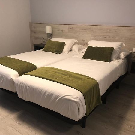 Hotel Restaurante El Montico Тордесиляс Екстериор снимка