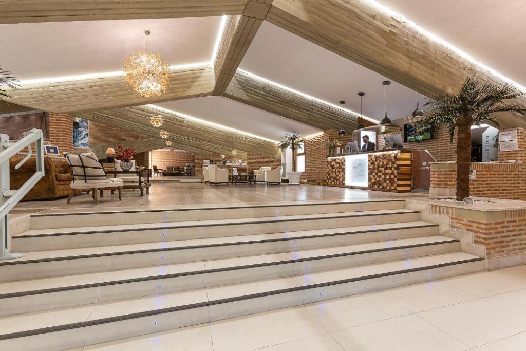 Hotel Restaurante El Montico Тордесиляс Екстериор снимка