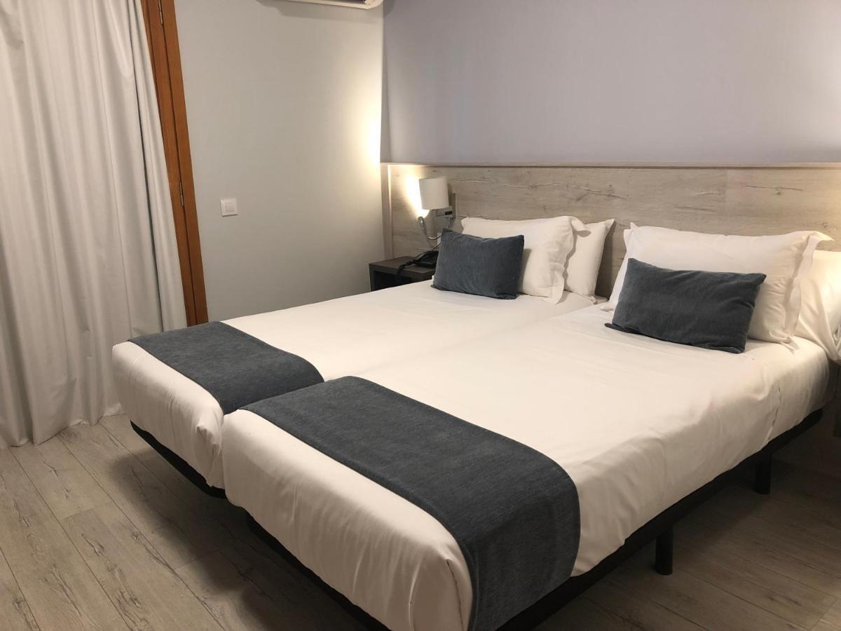 Hotel Restaurante El Montico Тордесиляс Екстериор снимка