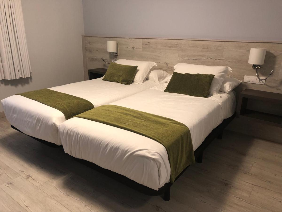 Hotel Restaurante El Montico Тордесиляс Екстериор снимка